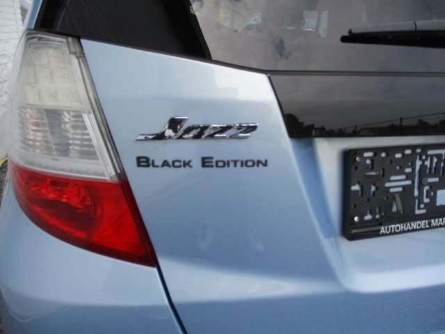 Honda Jazz 1.4I-VTEC 100PK SPORT BLACK EDITION AIRCO ALU 16