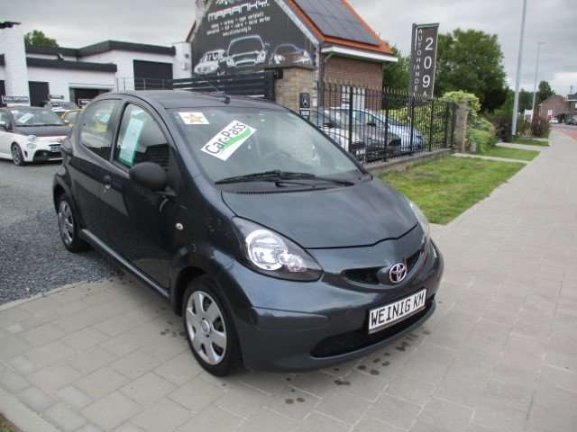 Toyota Aygo 1.0i VVT-i Car Dance 5deurs slechts 109049km! Maranky & Co