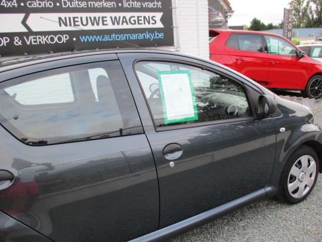 Toyota Aygo 1.0i VVT-i Car Dance 5deurs slechts 109049km! Maranky & Co