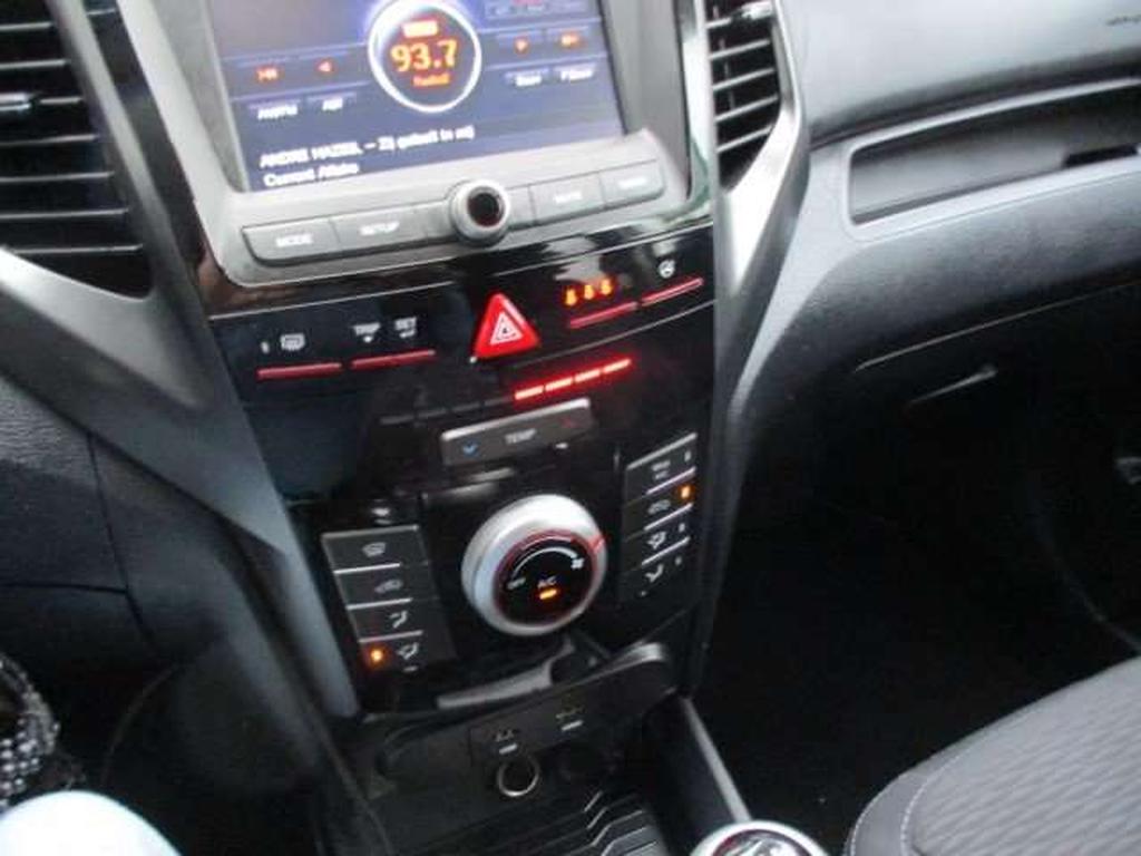 SsangYong XLV 1.6 e-XDi 2WD Quartz ISG ALU18 CRUISE AIRCO CAMERA Maranky & Co