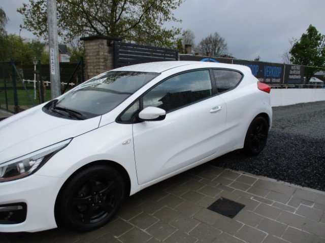 Kia ProCeed / pro_cee'd 1.4i DYNAMIQUE BLACK EDITION ALU AIRCO 77423KM! Maranky & Co