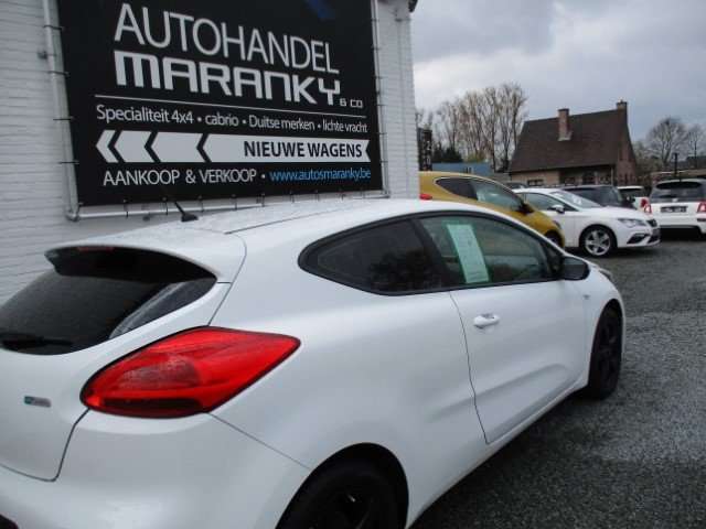 Kia ProCeed / pro_cee'd 1.4i DYNAMIQUE BLACK EDITION ALU AIRCO 77423KM! Maranky & Co