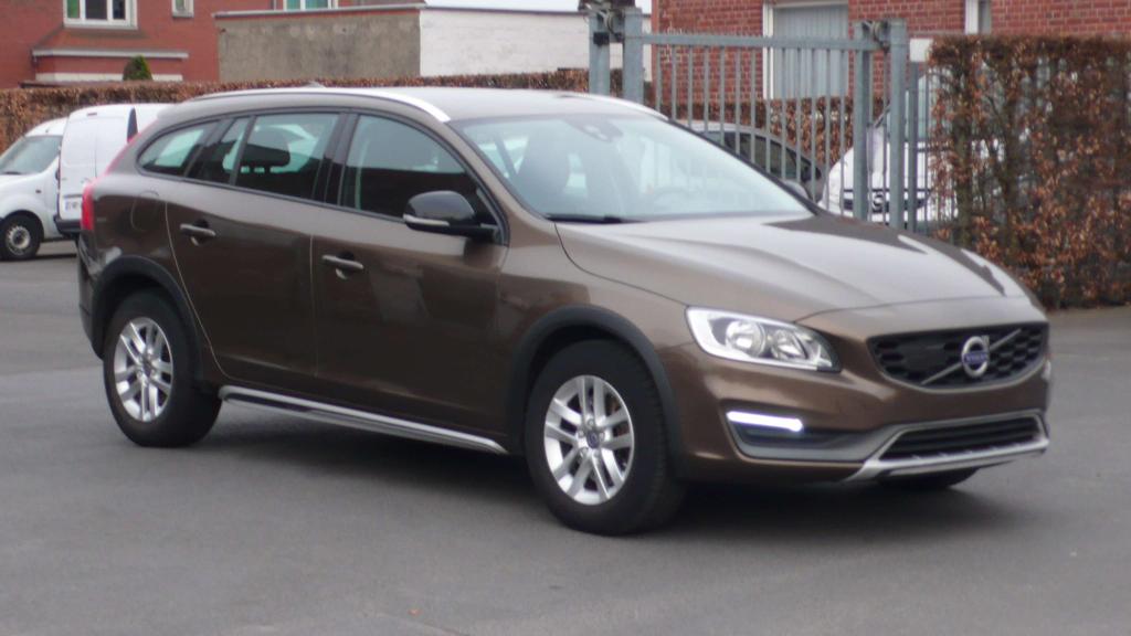 Volvo V60 Cross Country 150 PK NAVI EURO 6 111CO² Garage Frank Mesure