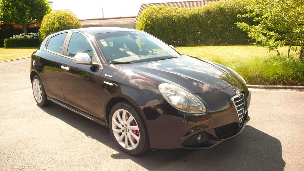 Alfa Romeo Giulietta 1.6 D   105 pk  zeer verzorgd    eerste eigenaar Garage Frank Mesure