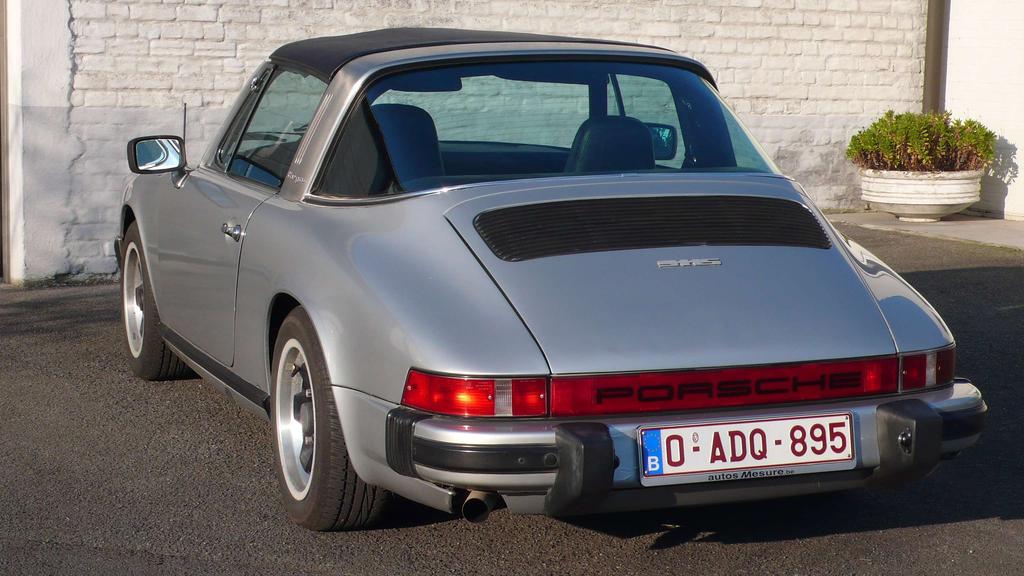 Porsche 911 S  2.7    matching number Garage Frank Mesure