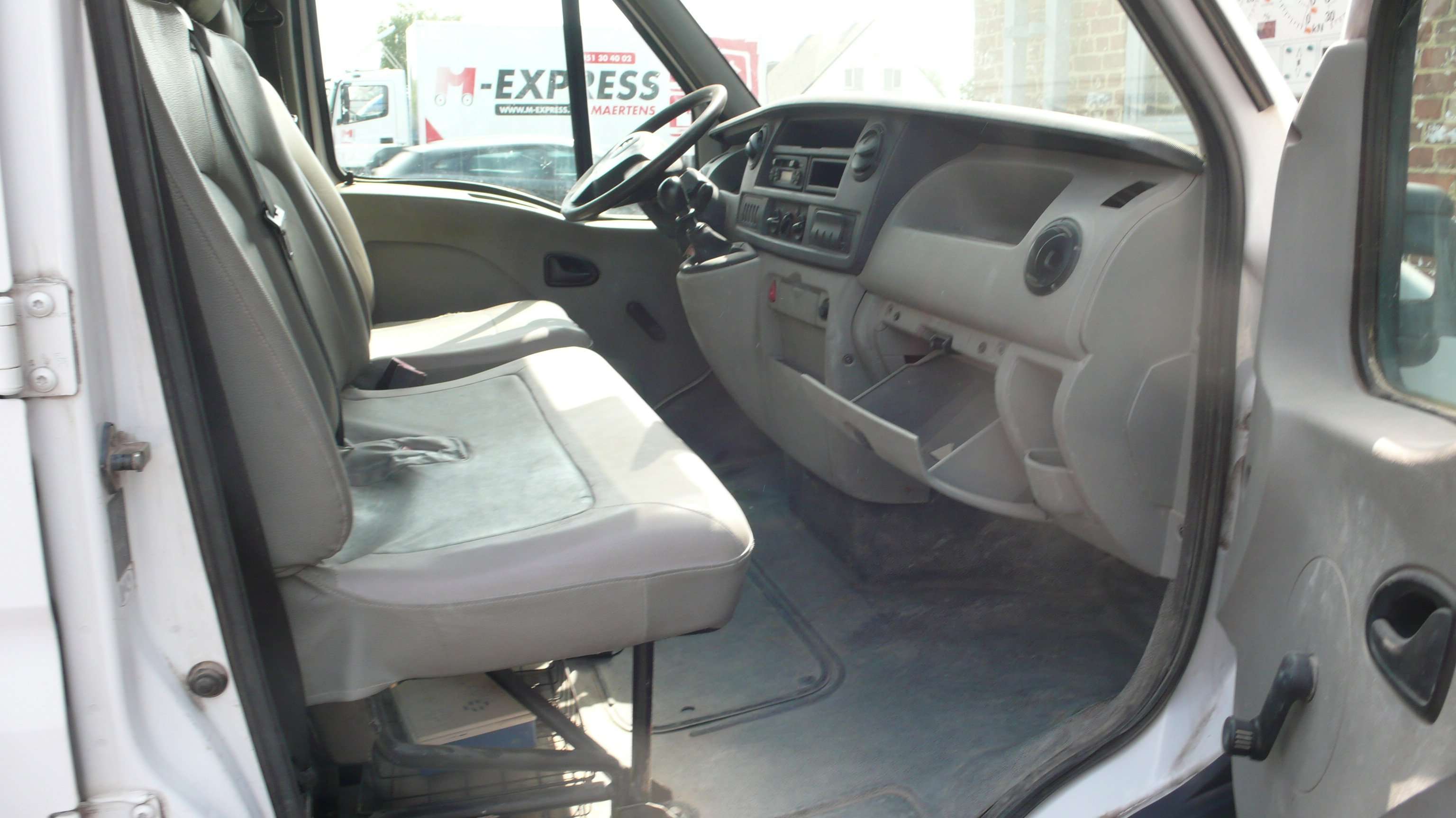Opel Movano 2.5 D   dubbele kabien met open laadbak  3500 eu Garage Frank Mesure