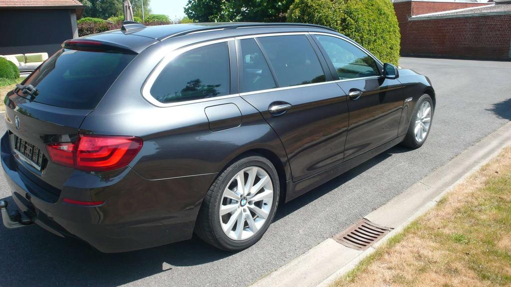 BMW 520 d Touring xenon navi volleder Pdc Garage Frank Mesure