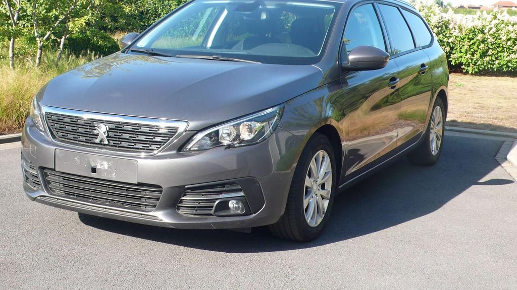 Peugeot 308 Style Privacy 14700€ + BTW Garage Frank Mesure