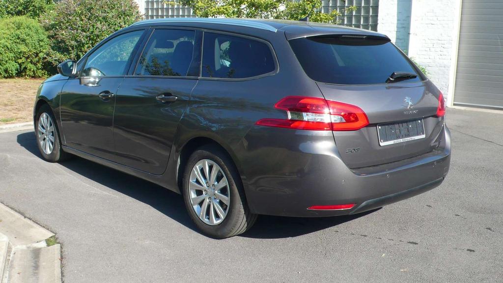 Peugeot 308 Style Privacy 14700€ + BTW Garage Frank Mesure