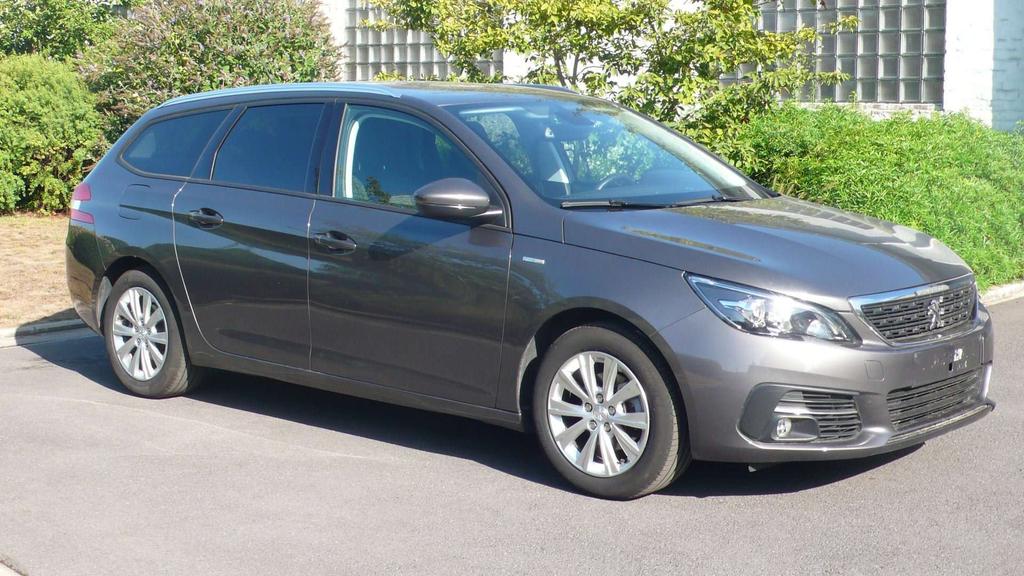 Peugeot 308 Style Privacy 14700€ + BTW Garage Frank Mesure