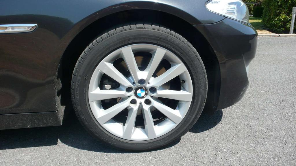 BMW 520 D Touring Xenon Navi Volleder PDC Garage Frank Mesure