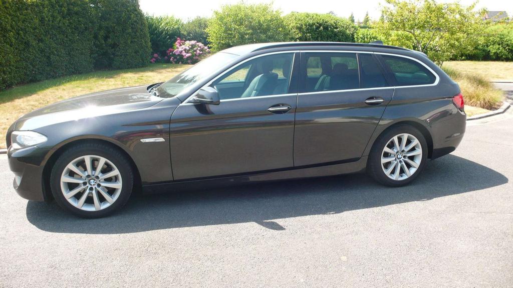 BMW 520 D Touring Xenon Navi Volleder PDC Garage Frank Mesure