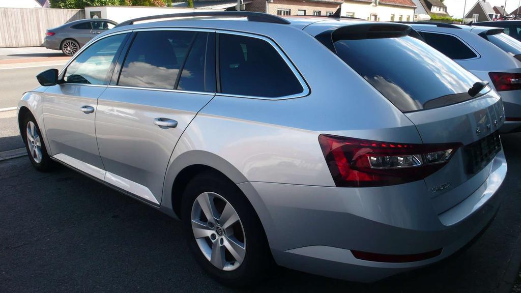 Skoda Superb 2.0 tdi  business  handelaarsprijs 10250 netto Garage Frank Mesure