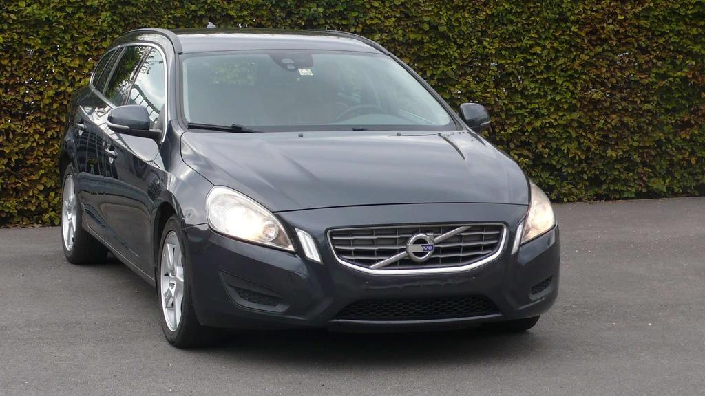 Volvo V60 volleder alu    export prijs 5400 euro Garage Frank Mesure