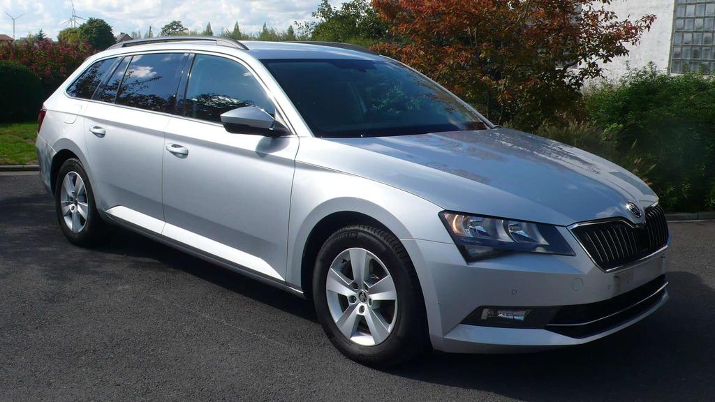 Skoda Superb Combi Garage Frank Mesure