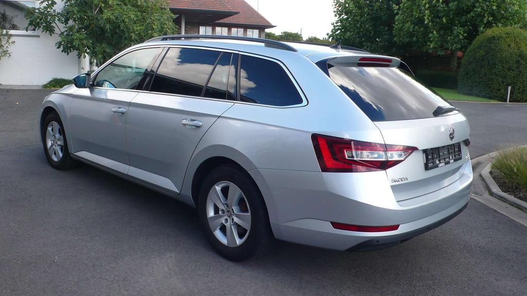 Skoda Superb Combi Garage Frank Mesure