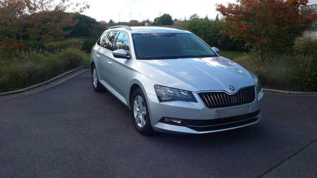 Skoda Superb Combi Garage Frank Mesure