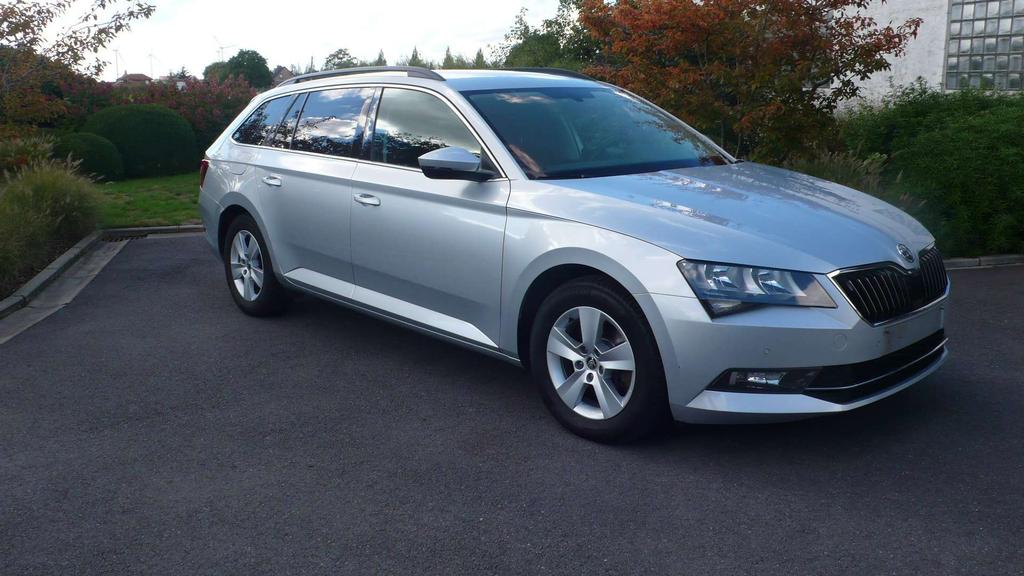 Skoda Superb Combi Garage Frank Mesure