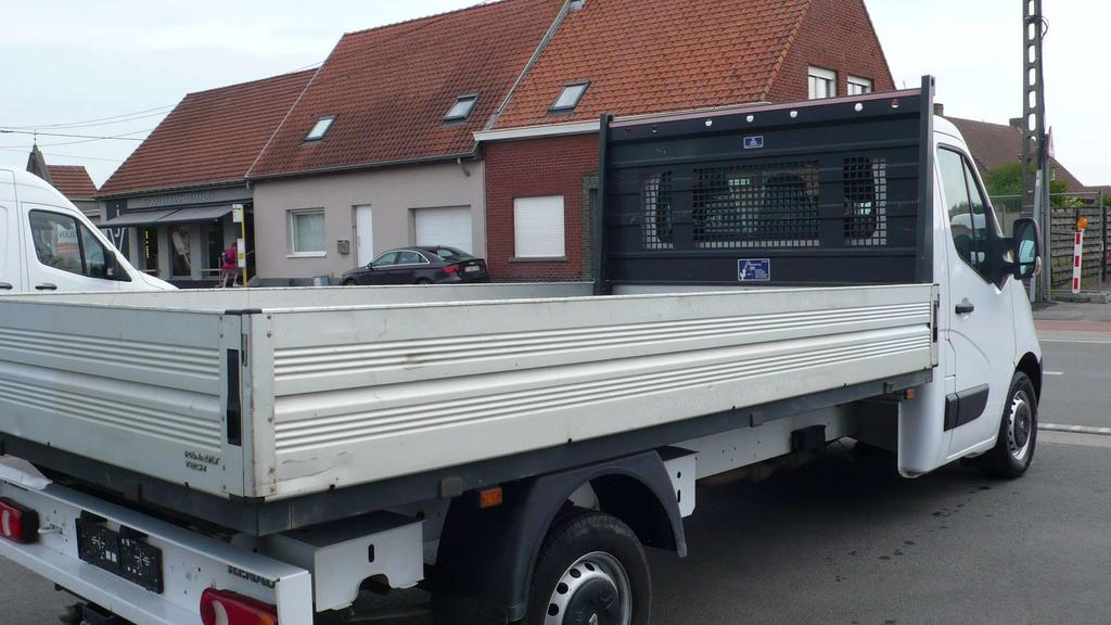 Renault Master met open bak lengte 4 meter 17250€ + BTW Garage Frank Mesure