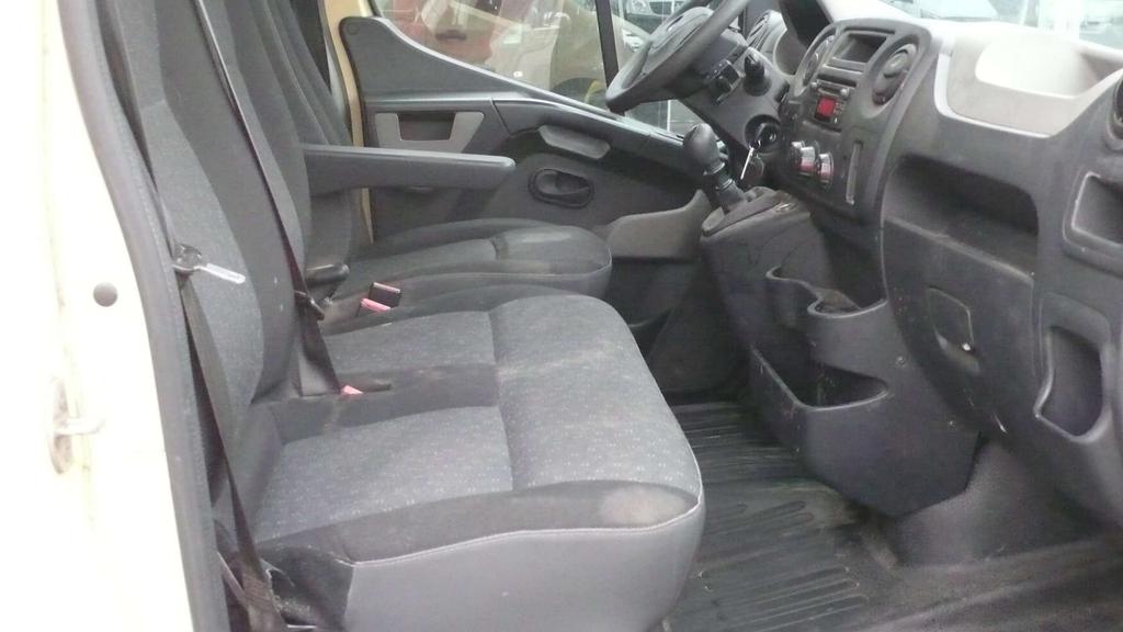 Opel Movano L2H2 AIRCO  10250 EURO  GEKEURD Garage Frank Mesure