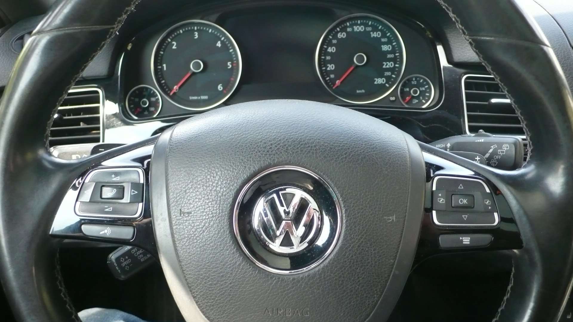 Volkswagen Touareg R-line V8 TDI Lichte vracht 21500€ + BTW Garage Frank Mesure