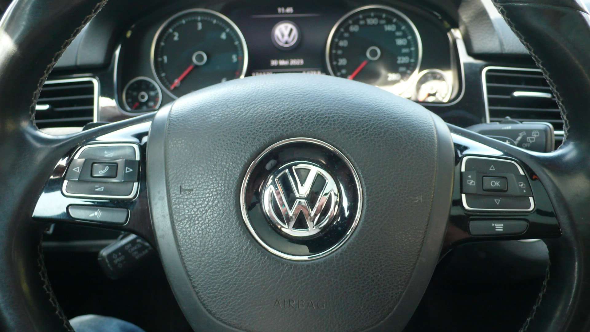 Volkswagen Touareg R-Line V8 TDI lichte vracht - 19000€ + BTW Garage Frank Mesure