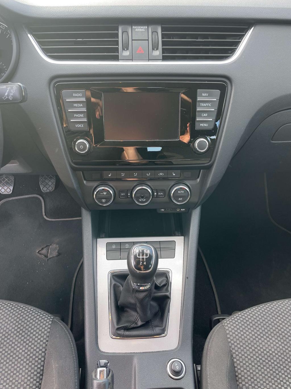 Skoda Octavia 1.6 diesel prijs handelaar / export 5300 + btw Garage Frank Mesure