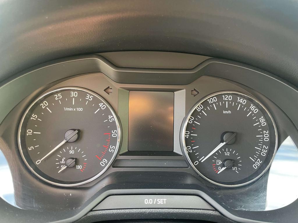 Skoda Octavia 1.6 diesel prijs handelaar / export 5300 + btw Garage Frank Mesure