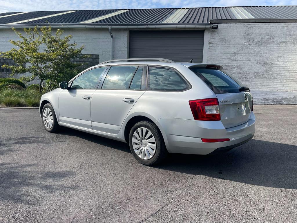 Skoda Octavia 1.6 diesel prijs handelaar / export 5300 + btw Garage Frank Mesure