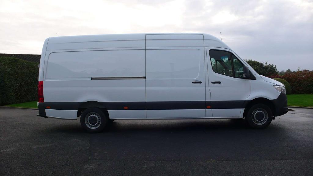 Mercedes-Benz Sprinter Sprinter 317 L3H2 MBUX trekhaak 3.5ton 31750+btw Garage Frank Mesure