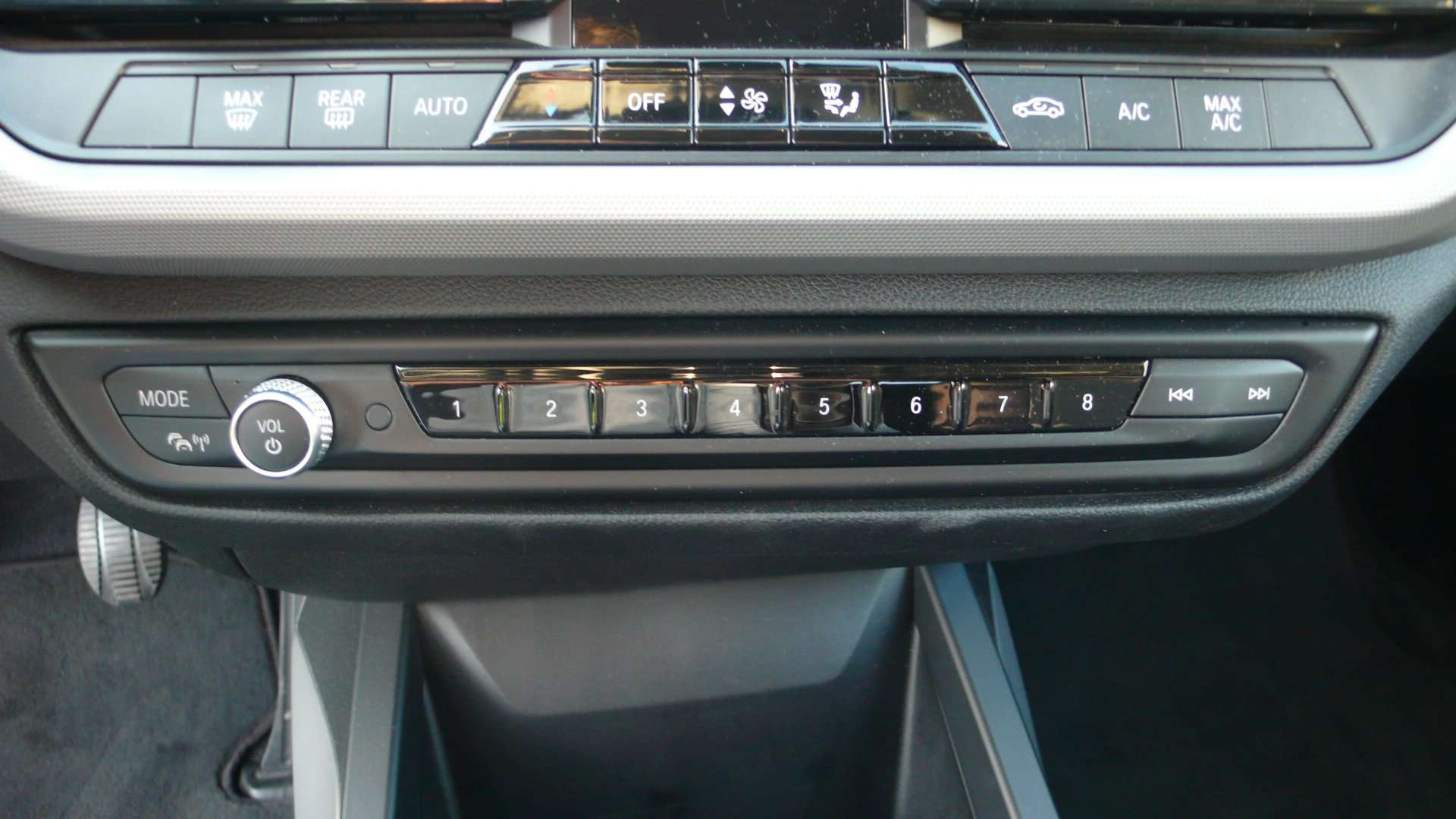 BMW 118 Benzine - Apple Carplay - 140pk - LED - 17650+btw Garage Frank Mesure