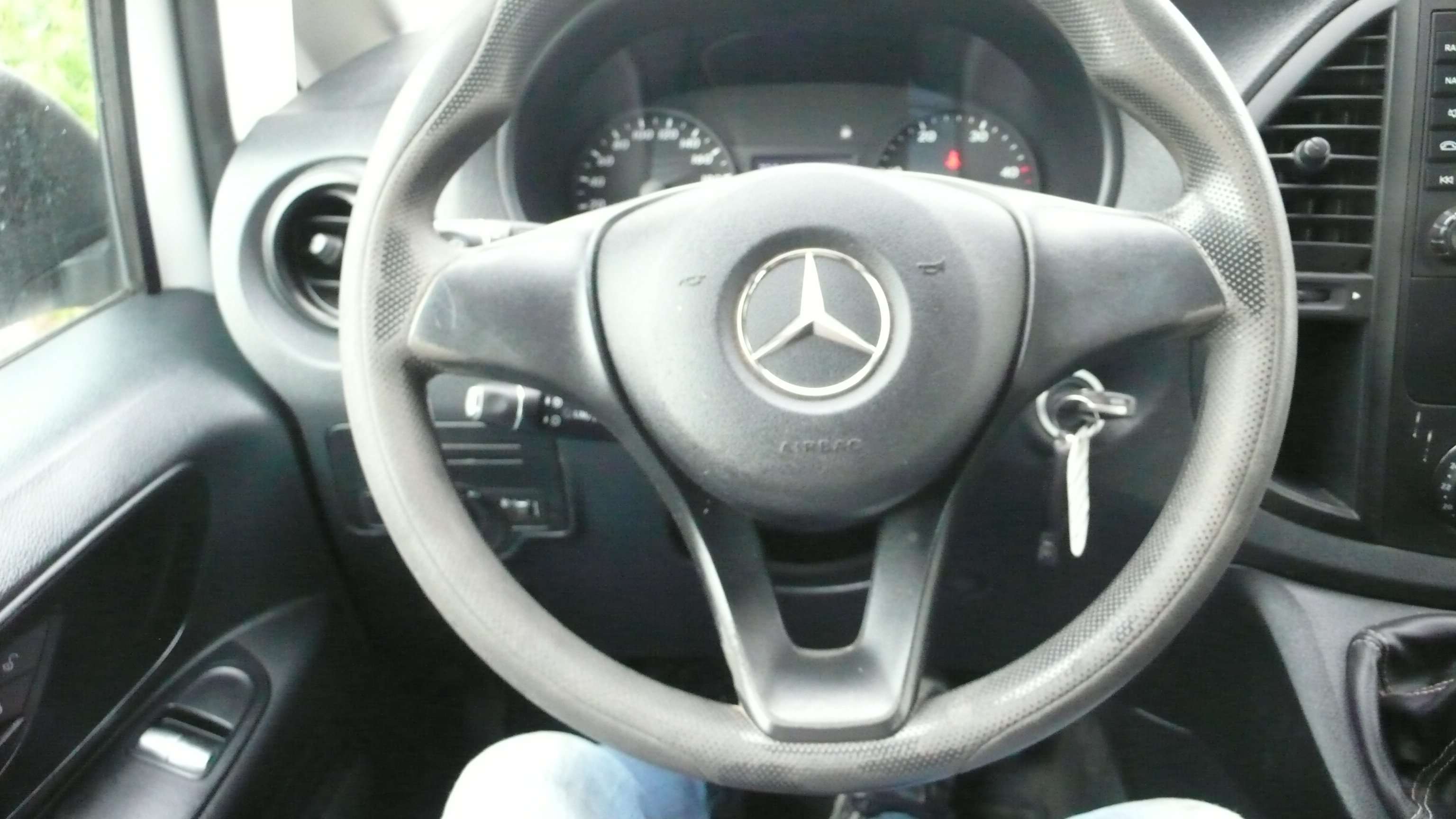 Mercedes-Benz Vito 114 cdi lang 5 zitplaatsen lichte vracht 13750 eu Garage Frank Mesure