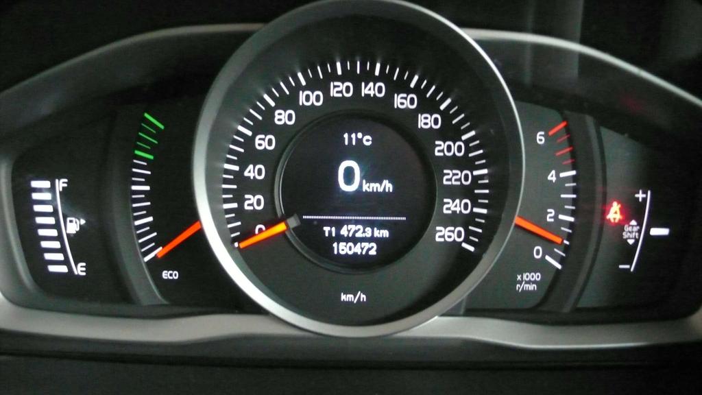 Volvo V60 Cross Country 150 pk  navi  euro 6   111 co2 Garage Frank Mesure