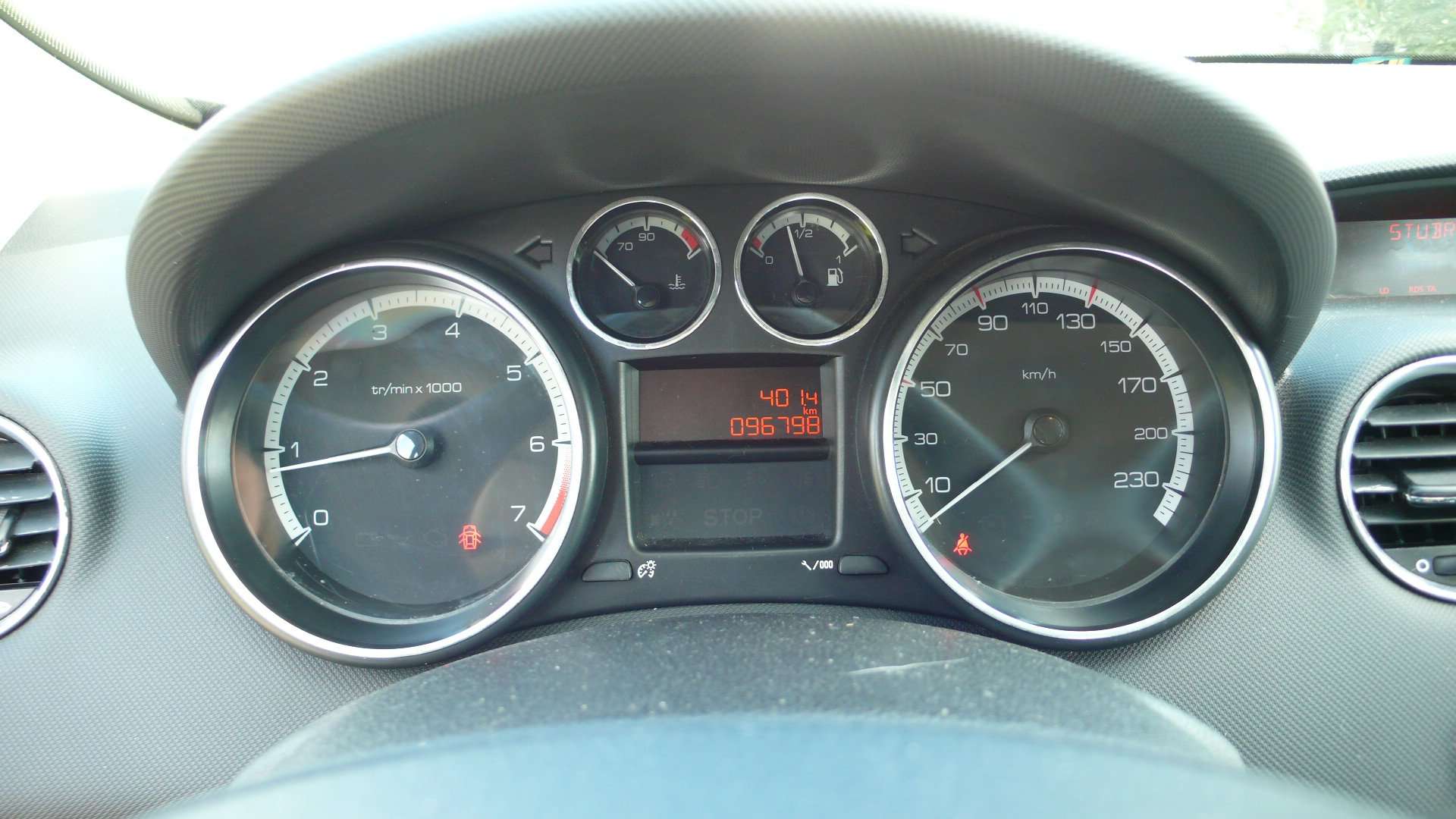 Peugeot 308 1.4 benzine - 5 deuren - 95000 km Garage Frank Mesure