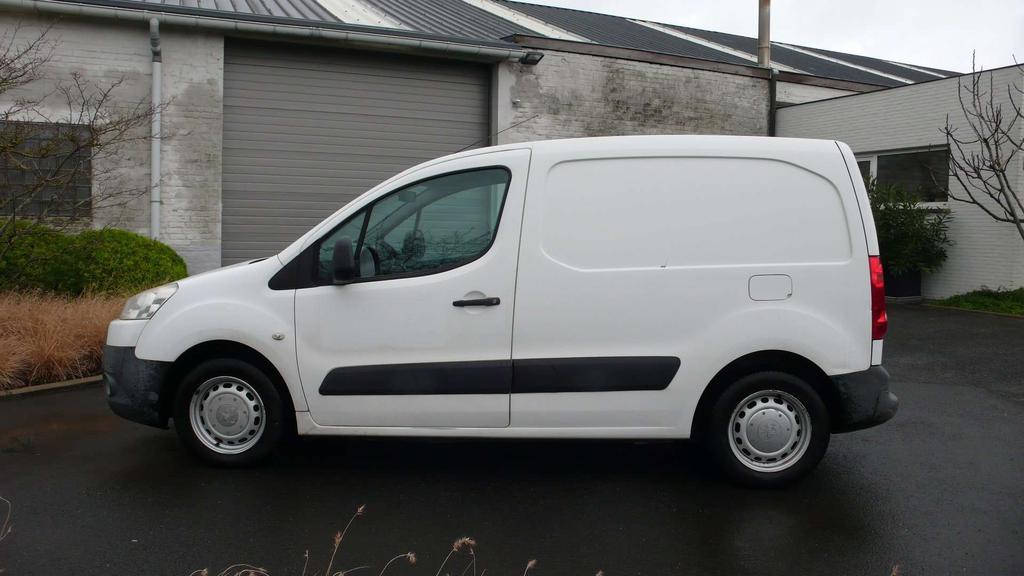 Peugeot Partner airco - lichte vracht - 3700 euro (btw in) Garage Frank Mesure