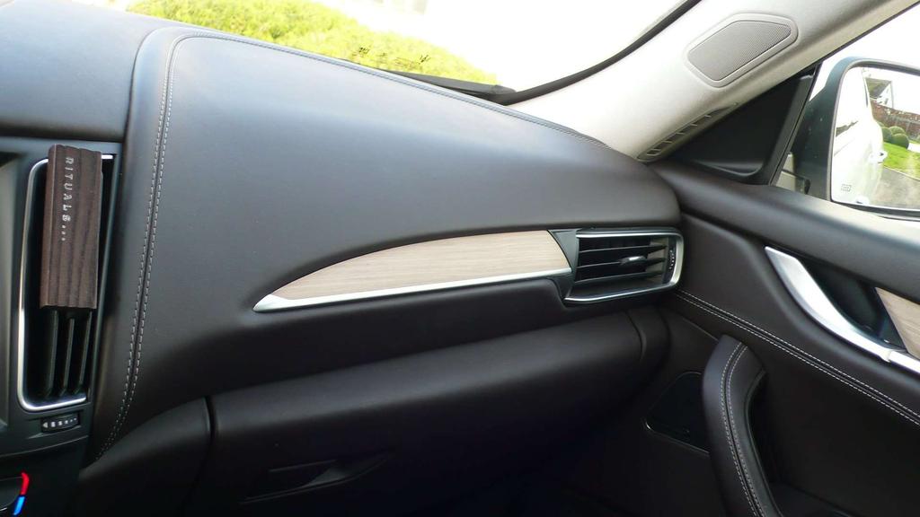 Maserati Levante Auto - Acc - Pano  dak - 275 PK - 144070 KM Garage Frank Mesure