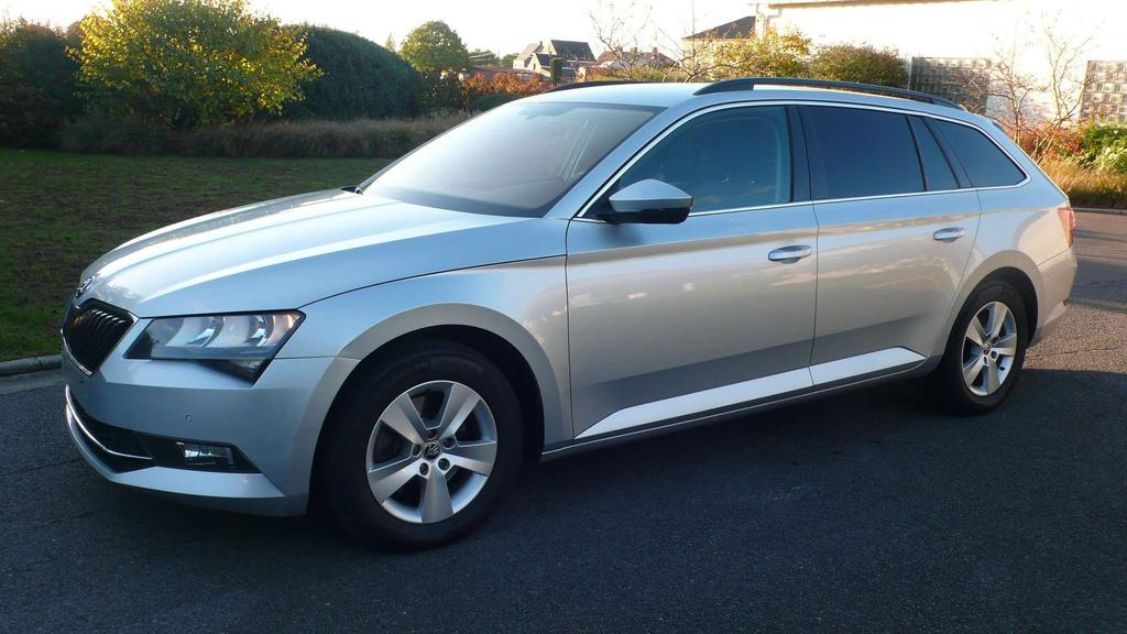 Skoda Superb veel opties - 8950 euro +btw Garage Frank Mesure