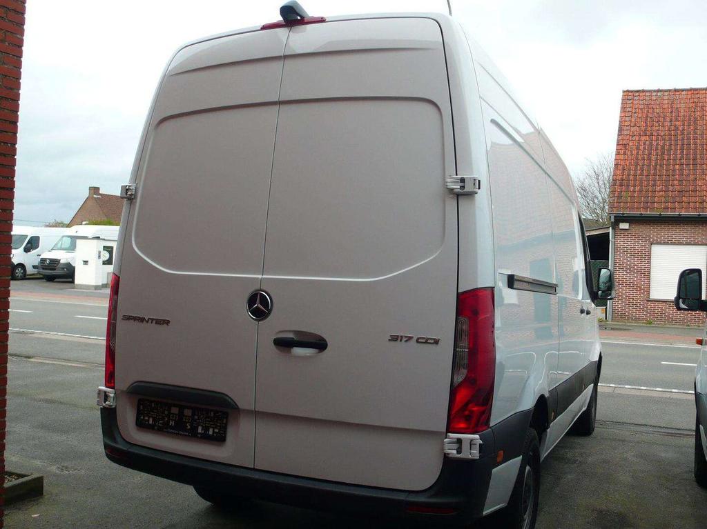 Mercedes-Benz Sprinter 317 CDI L2H2 - MBUX - 61600km - 30250 euro+btw Garage Frank Mesure
