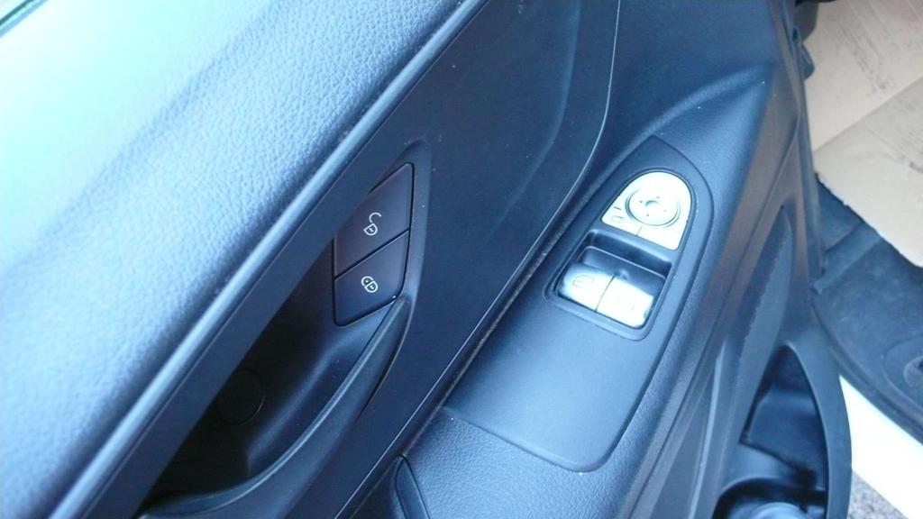 Mercedes-Benz Vito 114 CDI - lang - auto - 3 zitpl - 22800 euro+btw Garage Frank Mesure