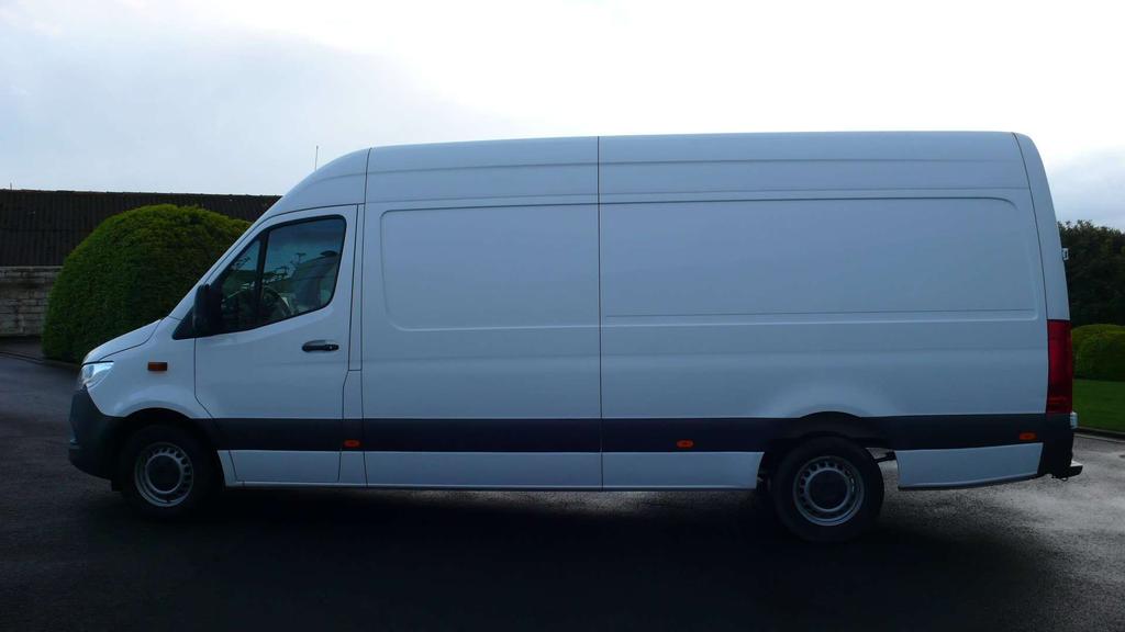 Mercedes-Benz Sprinter 317 CDI - L3H2 - AHK 3.5 ton- 30750 euro+btw Garage Frank Mesure