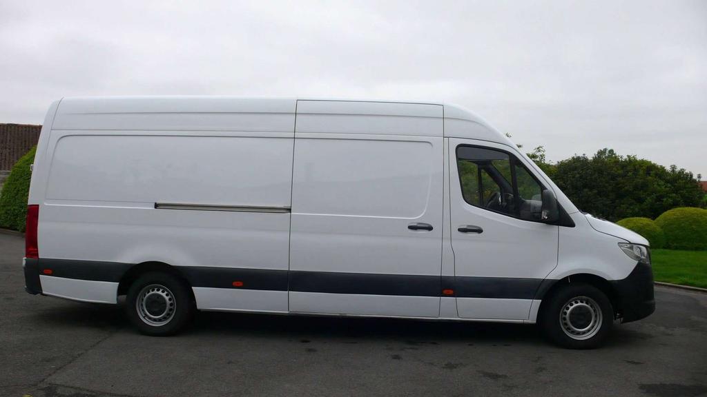Mercedes-Benz Sprinter 314 CDI L3H2 - automatic - MBUX - 22500 euro+btw Garage Frank Mesure
