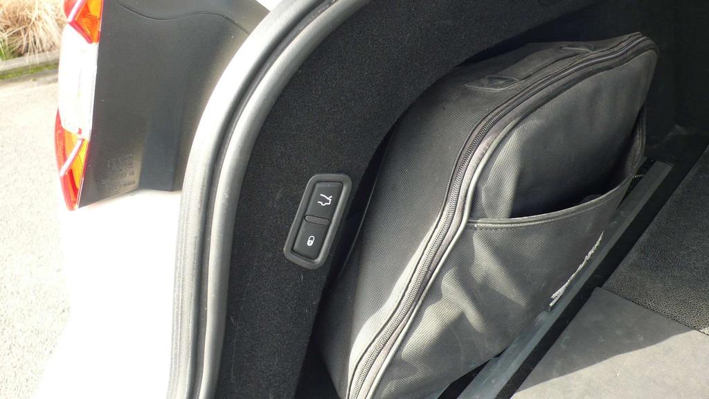 Maserati Levante AUTO- ACC- PANO DAK - 275 pk - 26500 euro+btw Garage Frank Mesure