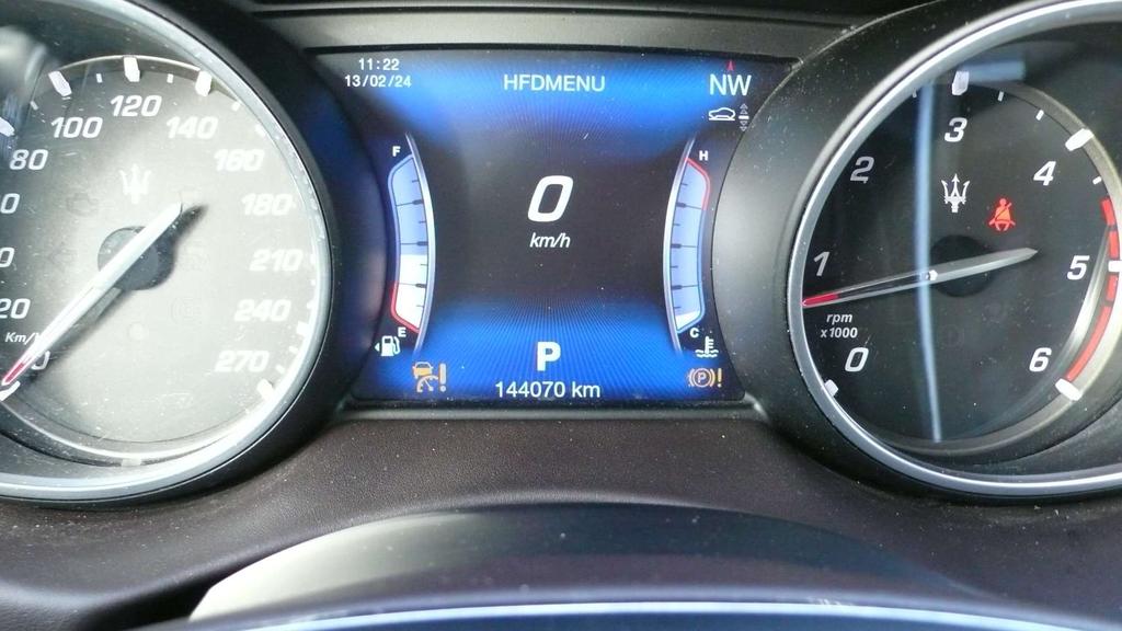 Maserati Levante AUTO- ACC- PANO DAK - 275 pk - 26500 euro+btw Garage Frank Mesure