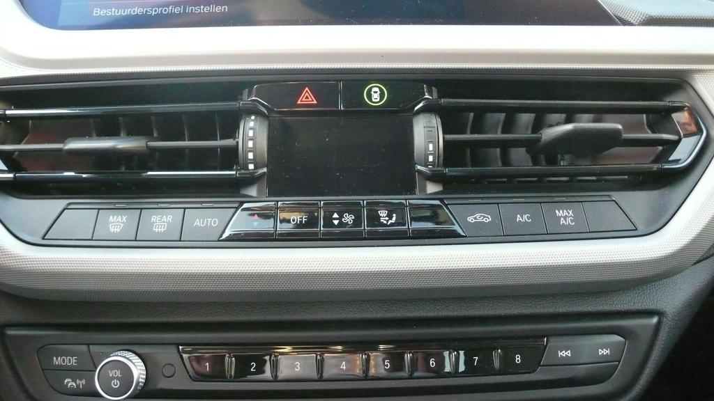 BMW 118 Benzine - Apple Carplay - 140pk - LED - 38.900km Garage Frank Mesure