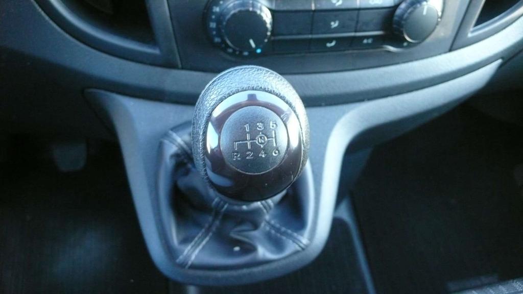 Mercedes-Benz Vito 114 CDI lang - 3 zitpl - manu - 17600 euro + btw Garage Frank Mesure