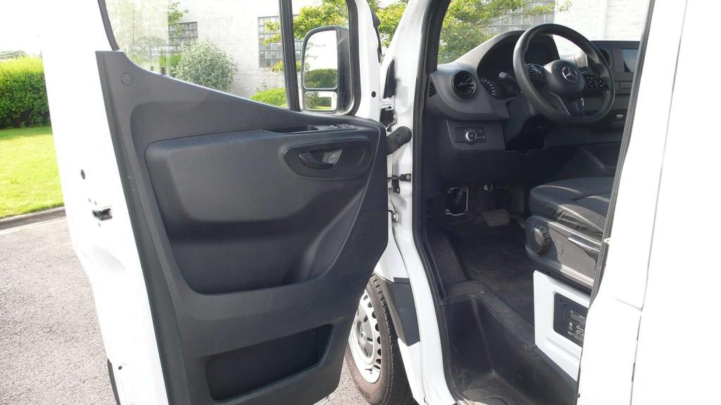 Mercedes-Benz Sprinter 314 CDI L3H2 - automatic - MBUX - 23500 euro+btw Garage Frank Mesure