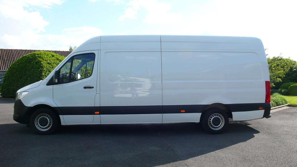 Mercedes-Benz Sprinter 314 CDI L3H2 - automatic - MBUX - 23500 euro+btw Garage Frank Mesure