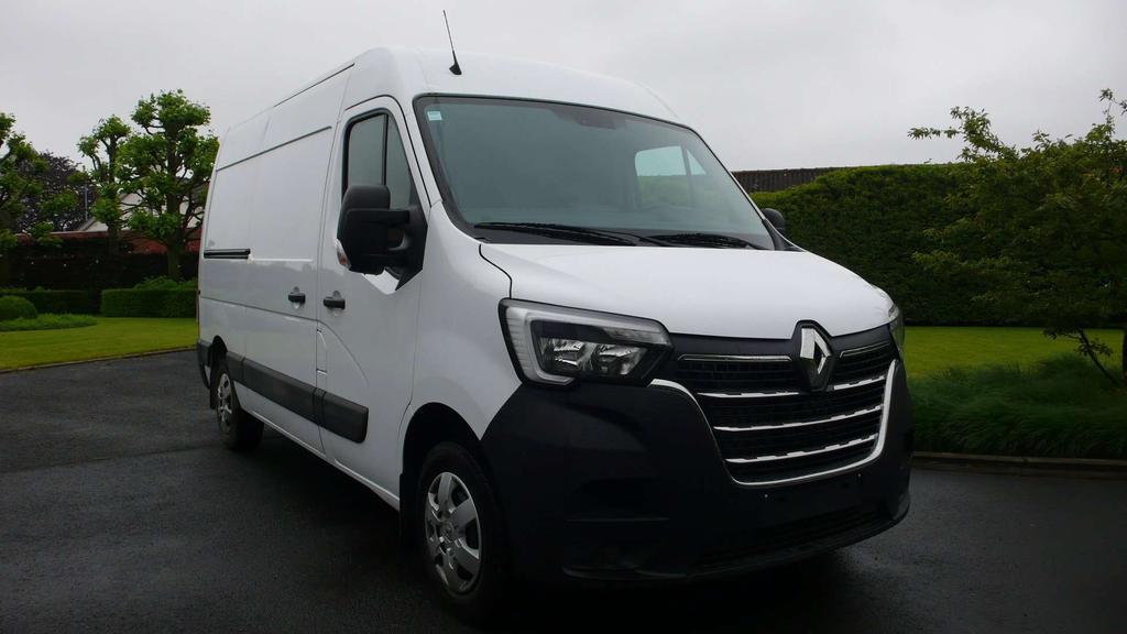 Renault Master L2H2 - 14028 km - als nieuw - 25700 euro+btw Garage Frank Mesure