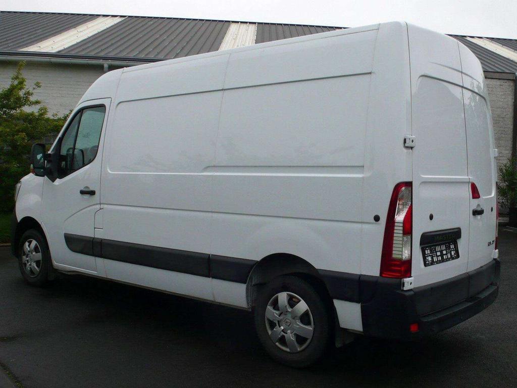 Renault Master L2H2 - 14028 km - als nieuw - 25700 euro+btw Garage Frank Mesure