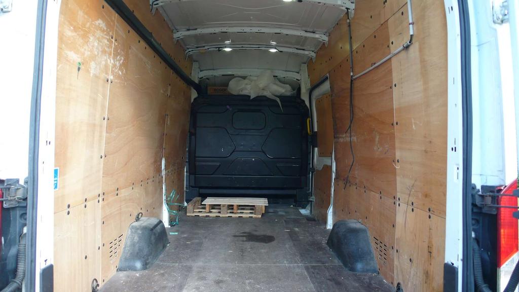 Ford Transit L4H3 - airco - 7850 euro + btw Garage Frank Mesure